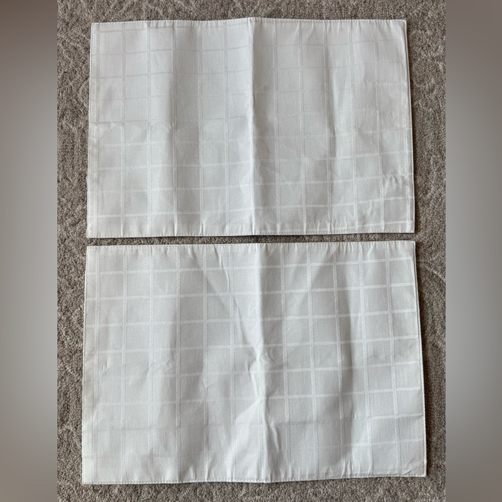 Huntington Home White Textured Plaid Placemat, Set of 2, 13inx19in